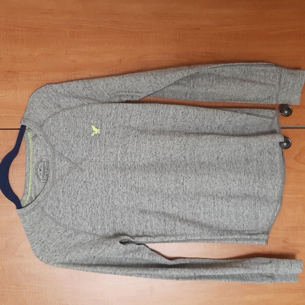 American Eagle AE Legend Thermal Pullover Shirt with Long Sleeves. Size XS
